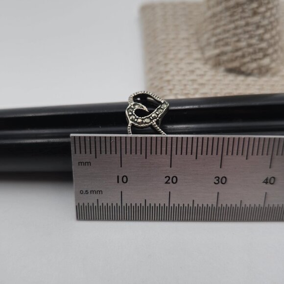 Size 5.75 Sterling Silver Double Heart Marcasite Stones Ring A3294 - Picture 7 of 8